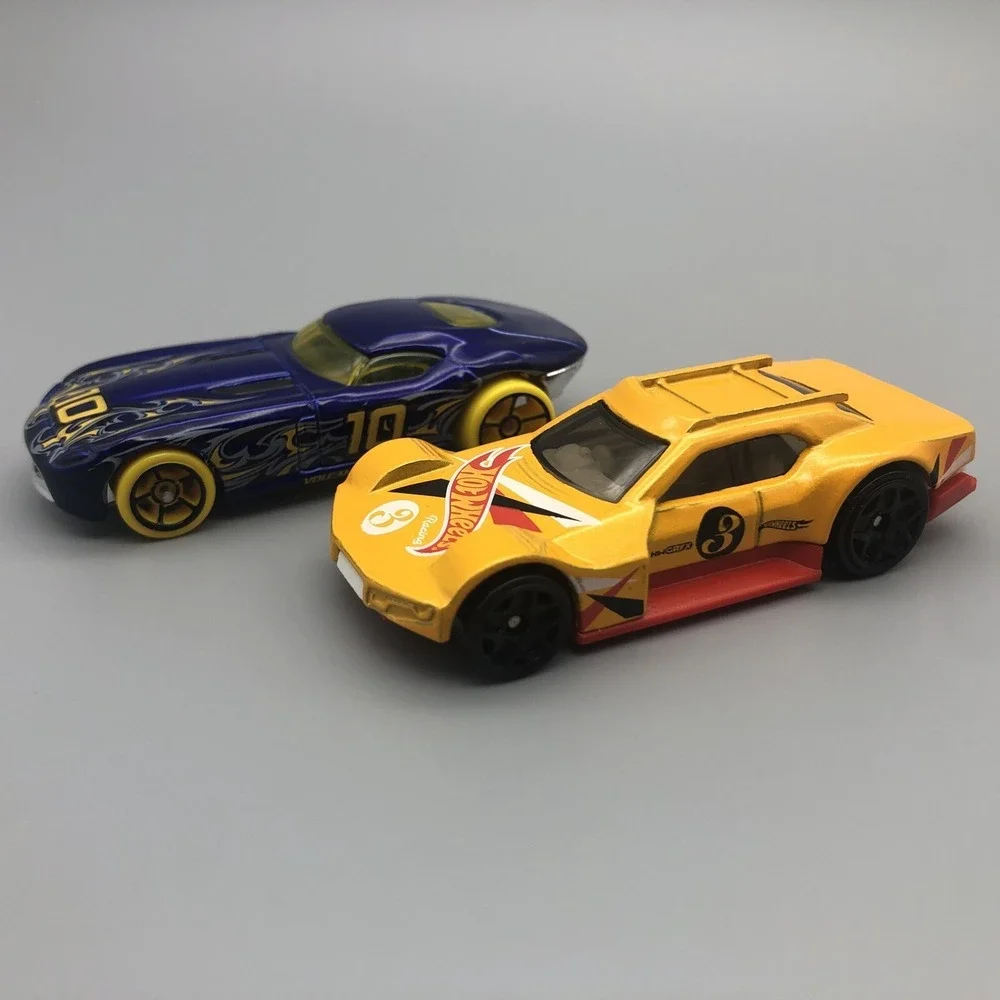 Hot Wheels Lot of 2 Driftsta Orange #3 Car & Fast Felion #10 Diecast 1/64 Scale